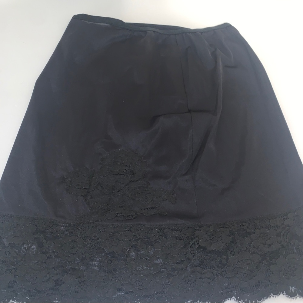 Vintage Wonder Maid Non Cling Black Lace Trimmed Nylon Half Slip W/ Slit Size M - Picture 10 of 14